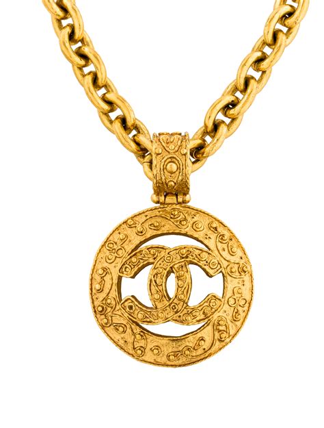 chanel pendant necklace price.